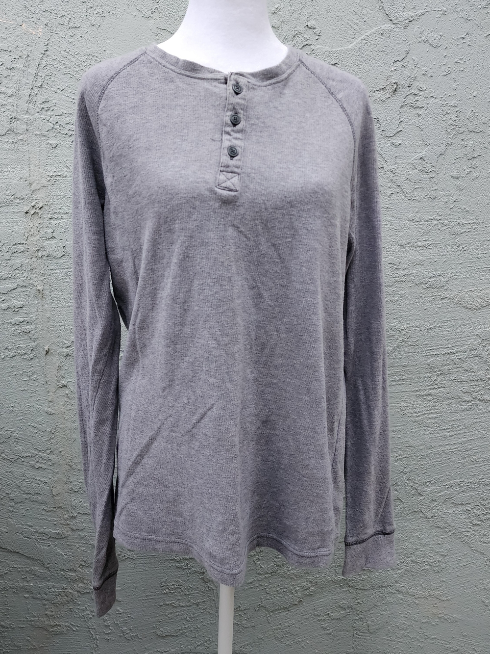 Aeropostale Mens Long Sleeve Henley Shirt Gray Ribbed Knit Size Medium